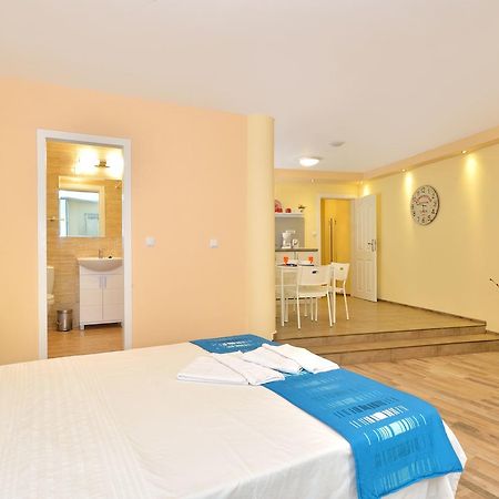 Central Studio #2 Бургас Экстерьер фото
